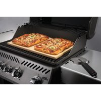1000.70008-in-use-rectangle-baking-pizza-stone