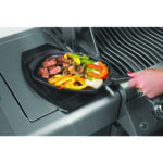 1000.56008_sizzle_platter_in_use_napoleon_grills